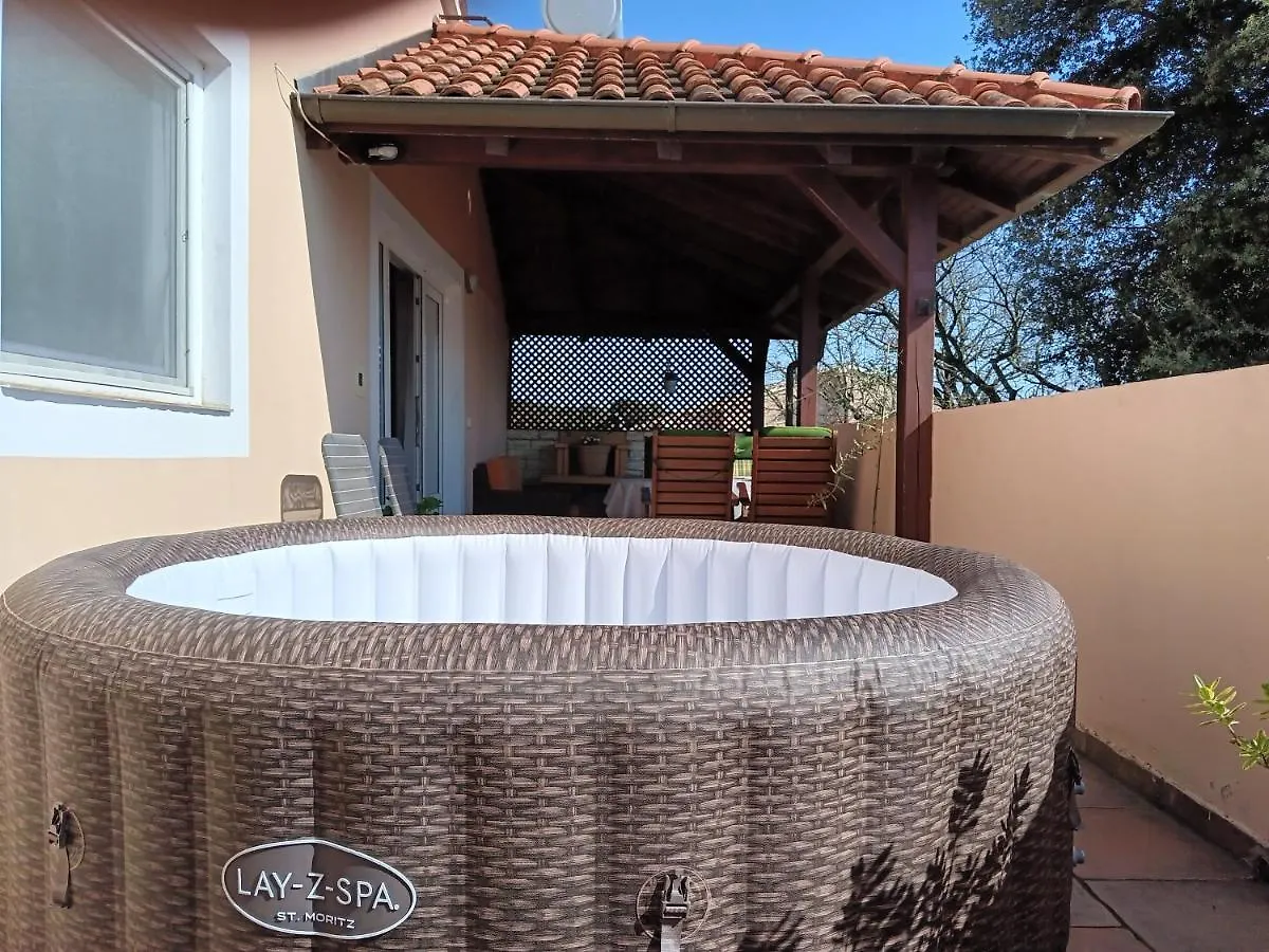 Apartment Simona - Extra Comfort With Large Terrace And Jacuzzi Barbariga Kroatien